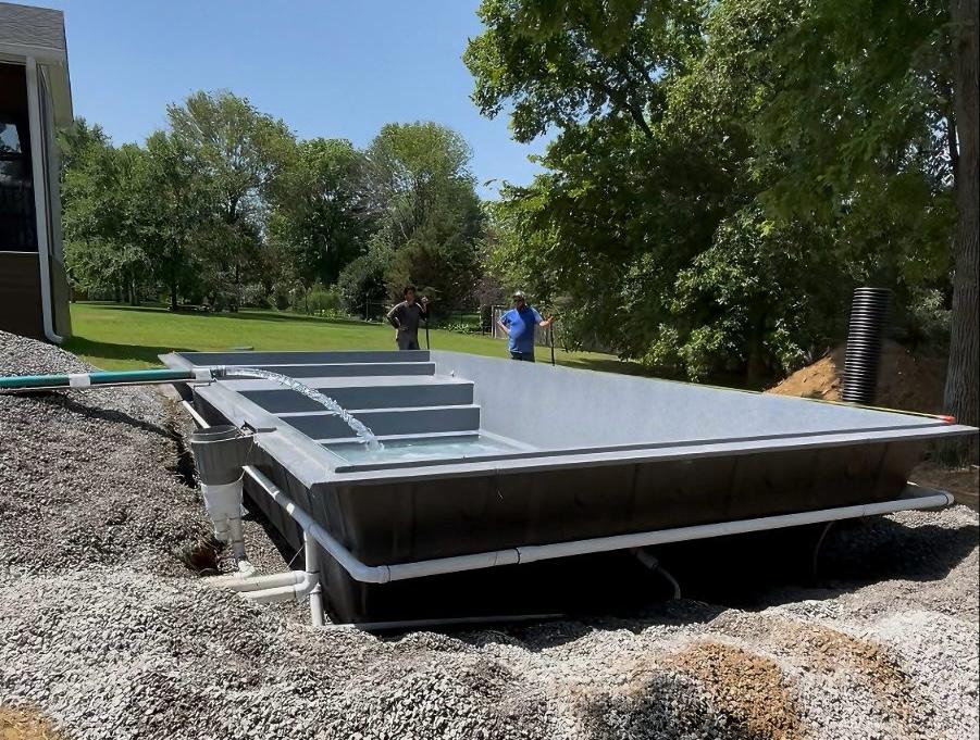 Instalación hidráulica de la Piscina Granitada® Fiber