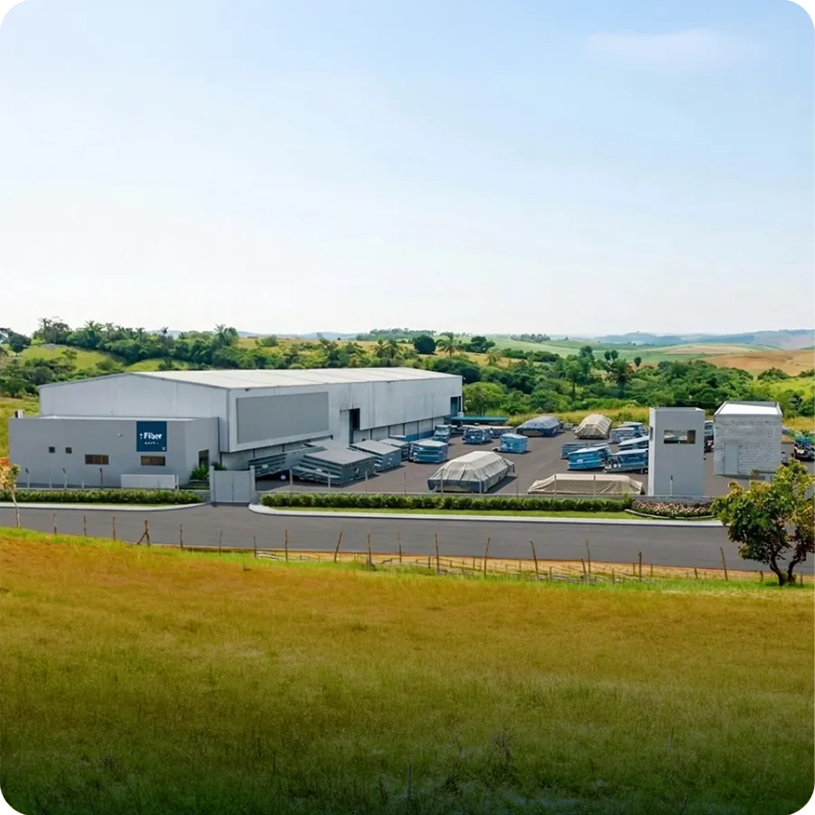 Fábrica de albercas Fiber en el Noreste