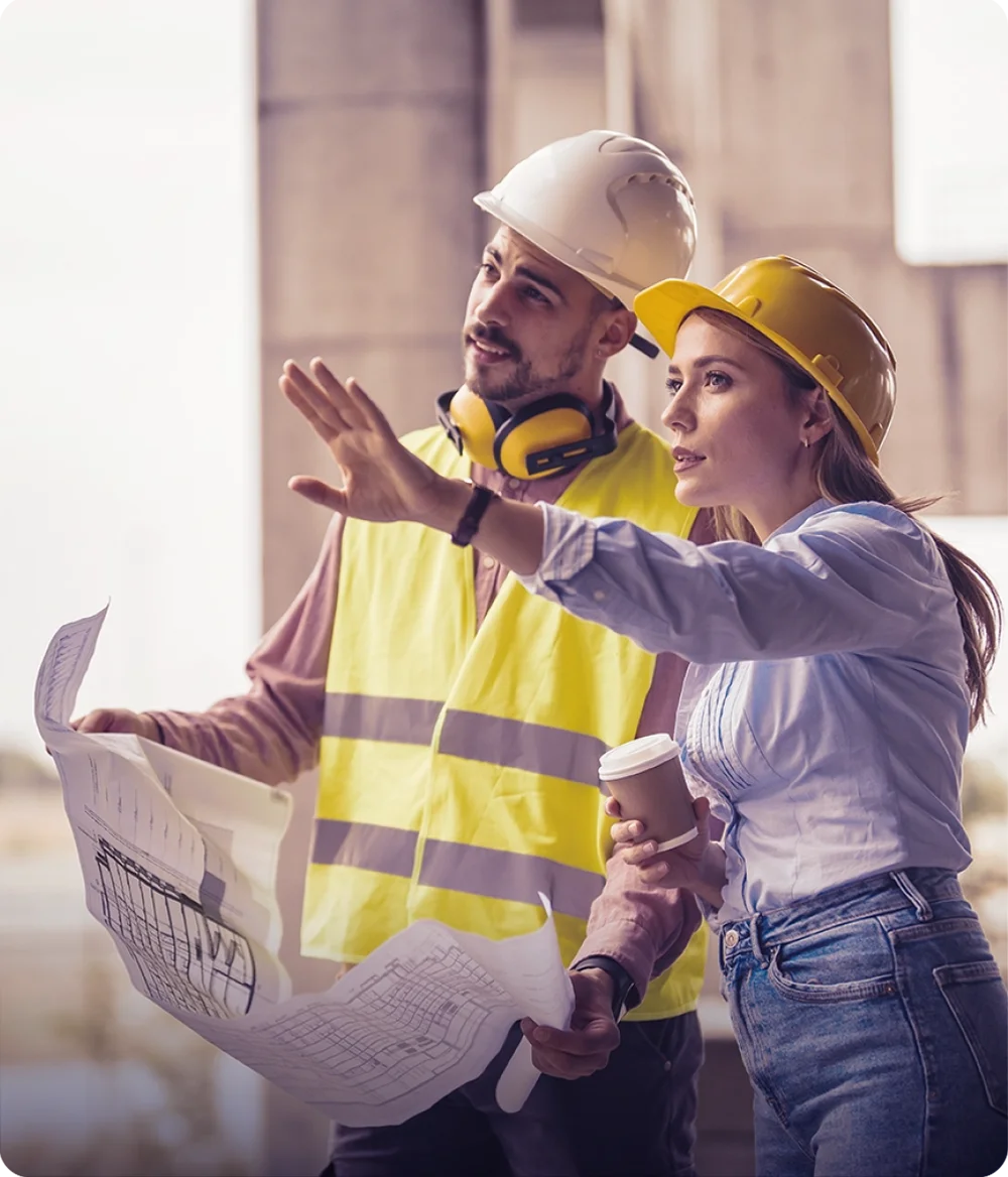 Profesionales del sector de la construcción en obra